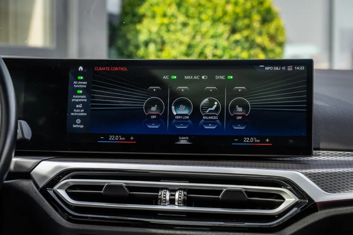 320e|PANO|CARPLAY|CAMERA|KEYLESS|LASER