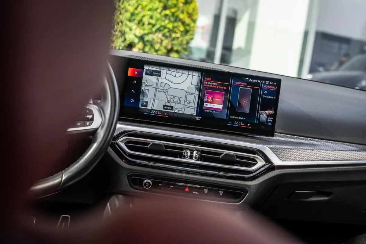 320e|PANO|CARPLAY|CAMERA|KEYLESS|LASER