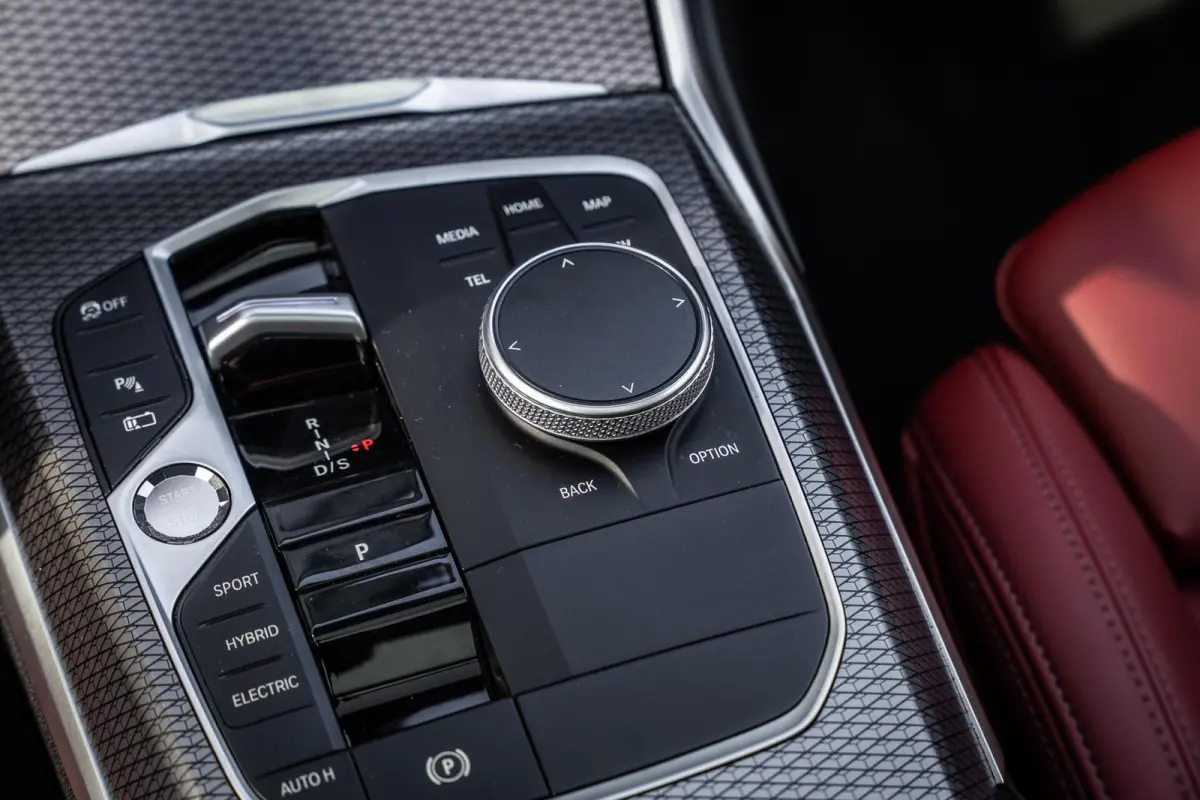 320e|PANO|CARPLAY|CAMERA|KEYLESS|LASER