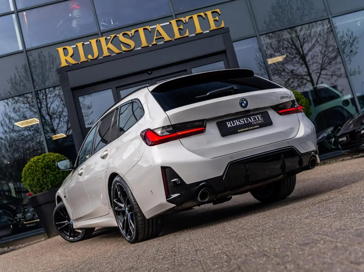 320e|PANO|CARPLAY|CAMERA|KEYLESS|LASER