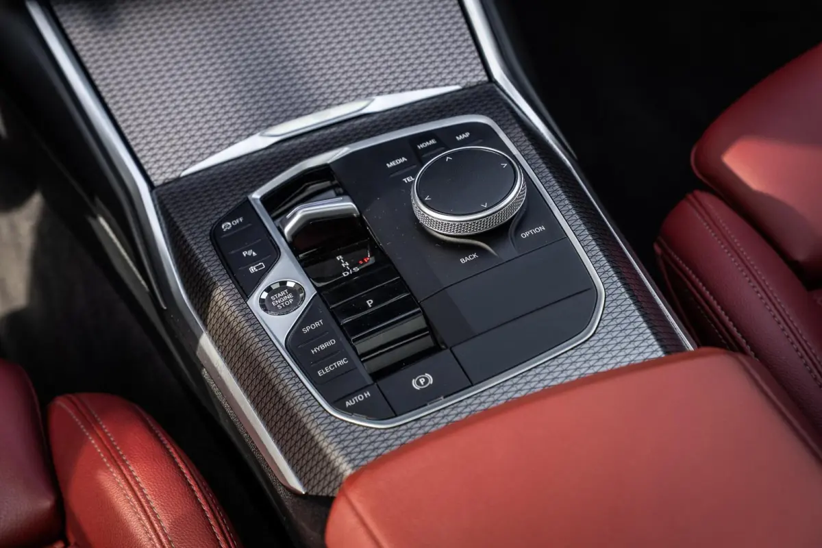 320e|PANO|CARPLAY|CAMERA|KEYLESS|LASER
