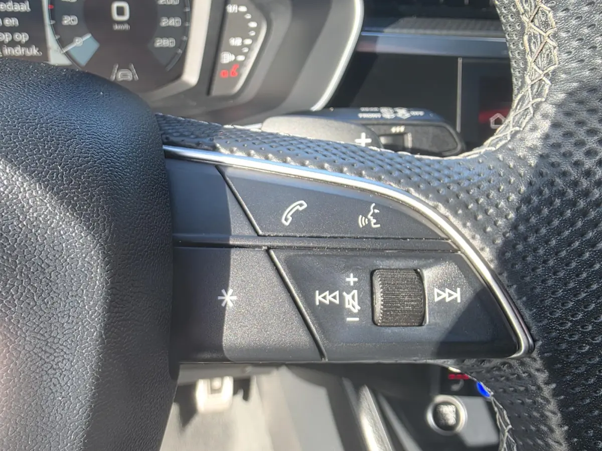 45 TFSI e S Edition | SOH 92,8% | Navigatie | Apple Carplay | Parkeersensoren + Camera | Cruise Control | Licht metalen velgen