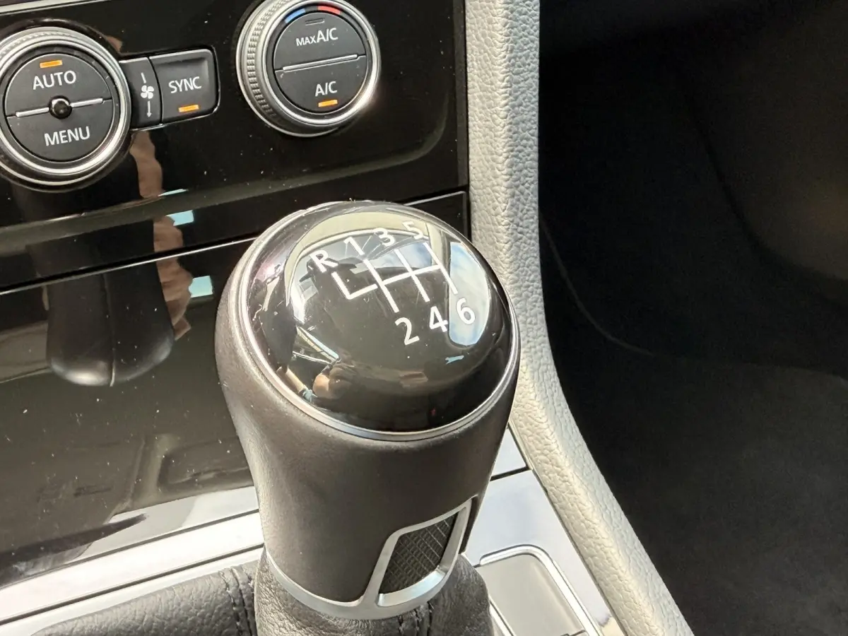 1.0 TSI R-Line 18'' LED Dynaudio ACC Stoelverwarming