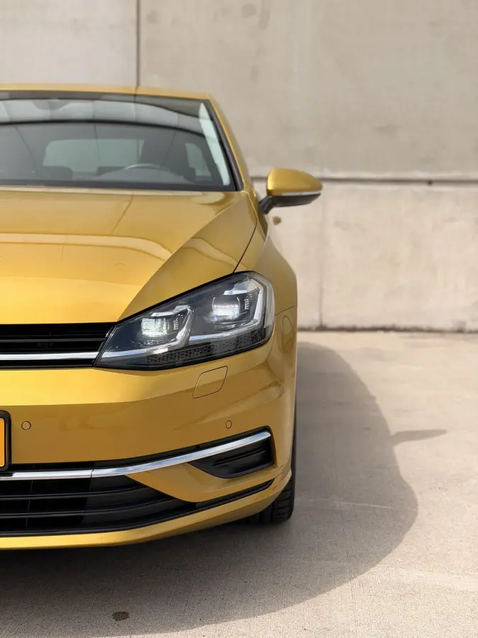 1.0 TSI R-Line 18'' LED Dynaudio ACC Stoelverwarming