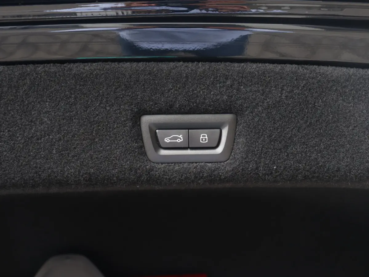 xDrive60 | High Executive | M Sportpakket Pro | Executive Lounge | Rear-Seat Entertainment Experience | Driving Assistant Prof. | Head-Up | Stoel Massage & Ventilatie | SOH 100% | 20'' LMV