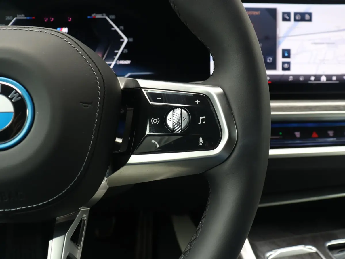 xDrive60 | High Executive | M Sportpakket Pro | Executive Lounge | Rear-Seat Entertainment Experience | Driving Assistant Prof. | Head-Up | Stoel Massage & Ventilatie | SOH 100% | 20'' LMV