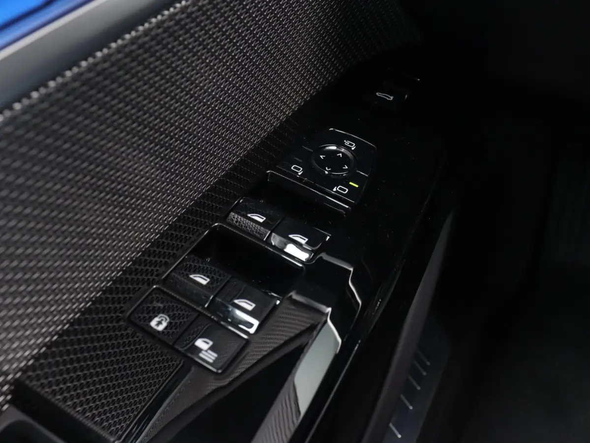 xDrive60 | High Executive | M Sportpakket Pro | Executive Lounge | Rear-Seat Entertainment Experience | Driving Assistant Prof. | Head-Up | Stoel Massage & Ventilatie | SOH 100% | 20'' LMV