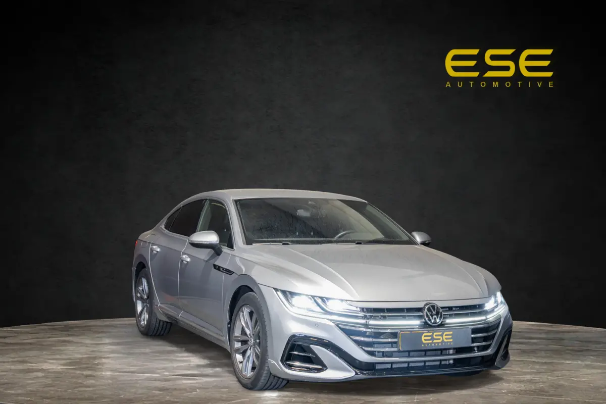 2.0 TDI R-Line Business+ IQ Light | Elek Trekhaak | Navigatie | Camera | Dsg