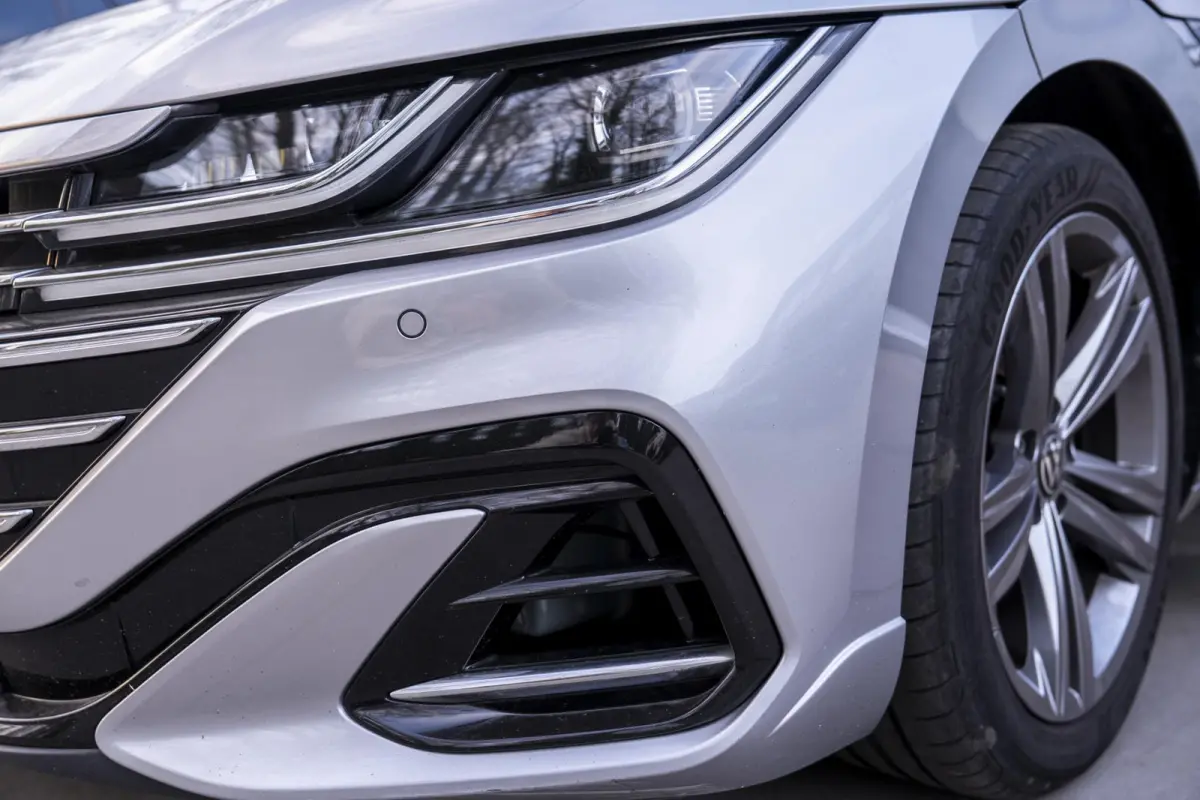 2.0 TDI R-Line Business+ IQ Light | Elek Trekhaak | Navigatie | Camera | Dsg