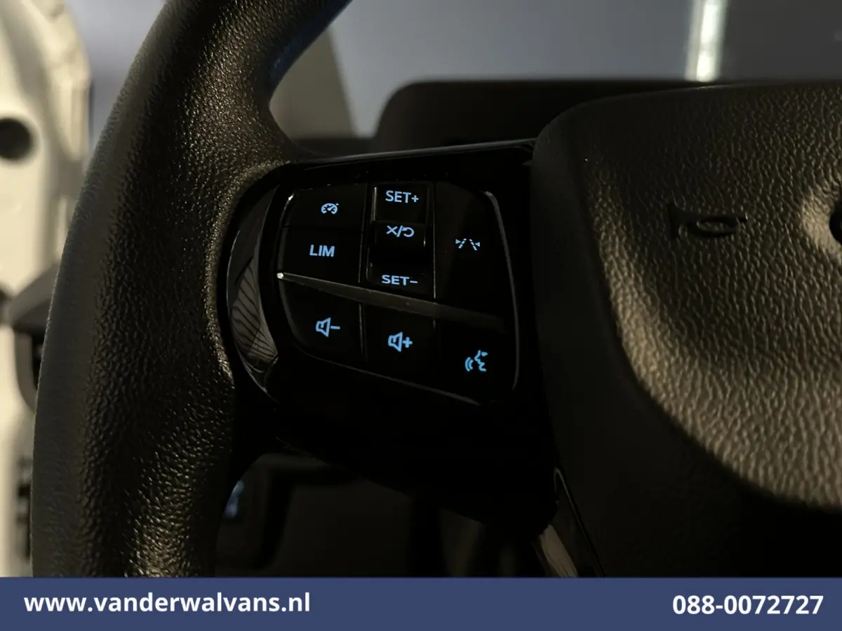 2.0 TDCI L1H1 Euro6 Airco | Camera | LED | Apple Carplay | Cruisecontrol Android Auto, Verwarmde voorruit, Parkeersensoren, Bijrijdersbank