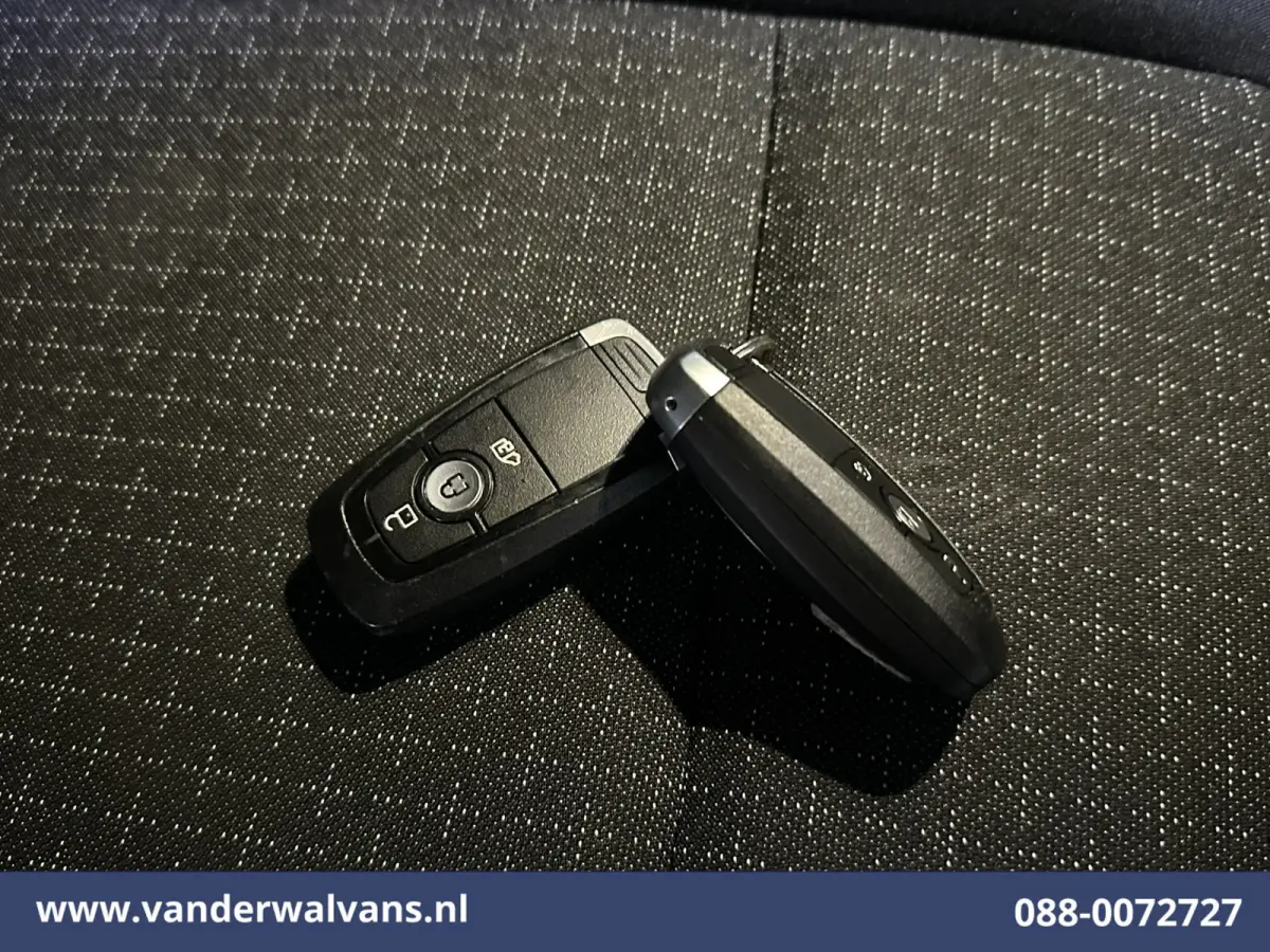 2.0 TDCI L1H1 Euro6 Airco | Camera | LED | Apple Carplay | Cruisecontrol Android Auto, Verwarmde voorruit, Parkeersensoren, Bijrijdersbank