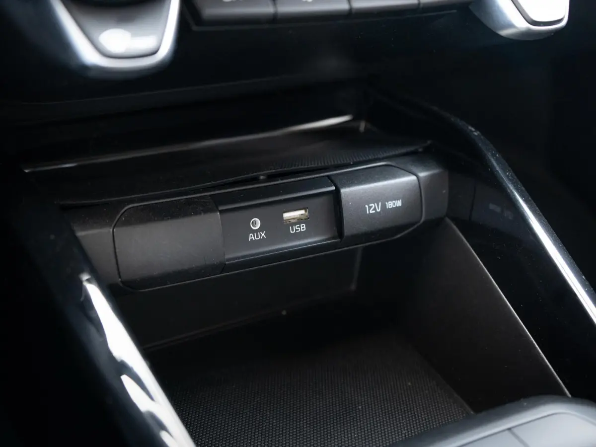 1.0 T-GDi DynamicLinePlusLine | 120PK | Keyless | Navi | Clima | Cruise |