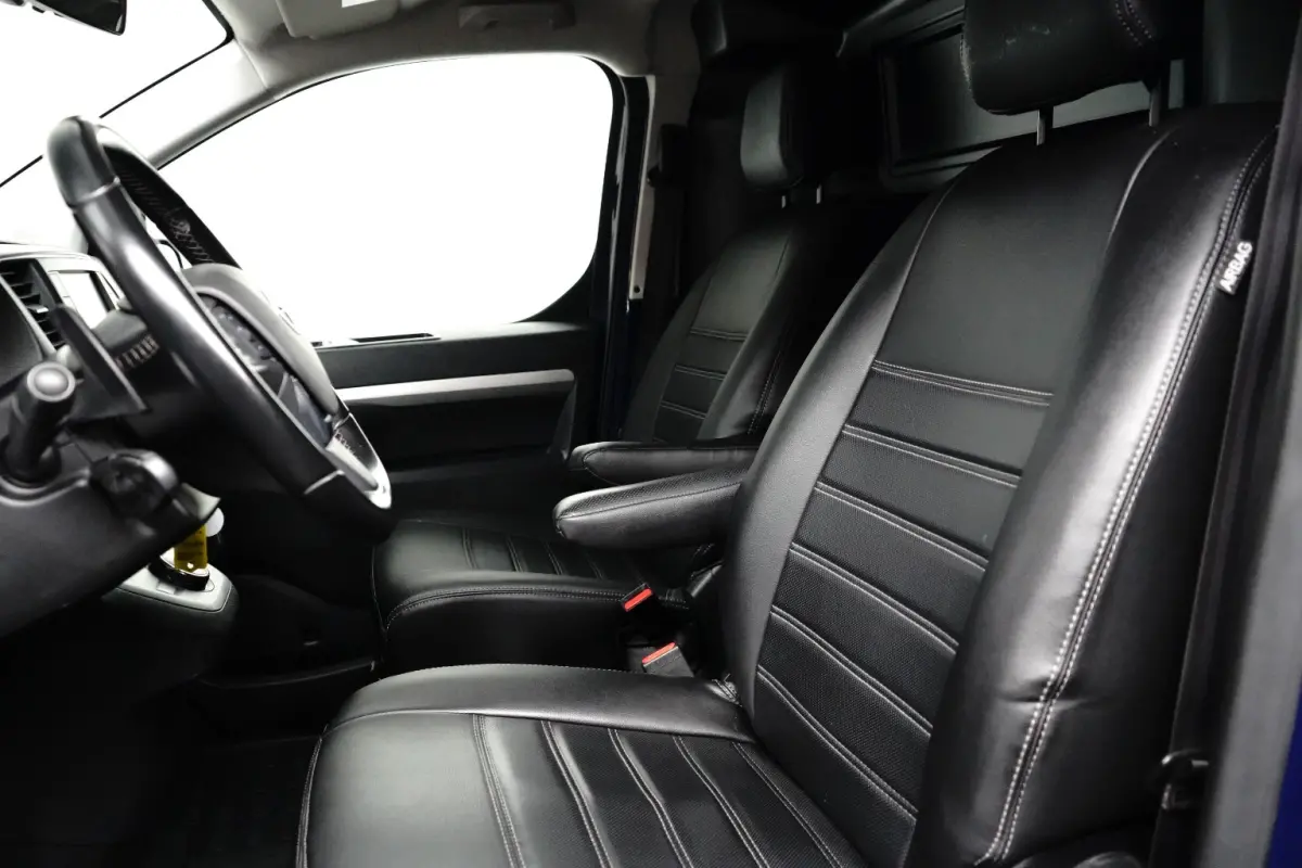 2.0 D-4D 145pk Black Line | Automaat | Trekhaak | Leder | Navigatie | Climate Controle | Apple Carplay & Android Auto |