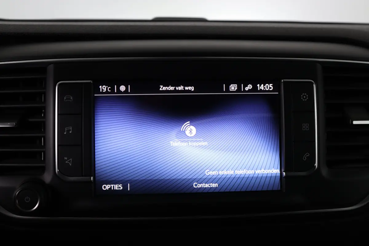 2.0 D-4D 145pk Black Line | Automaat | Trekhaak | Leder | Navigatie | Climate Controle | Apple Carplay & Android Auto |