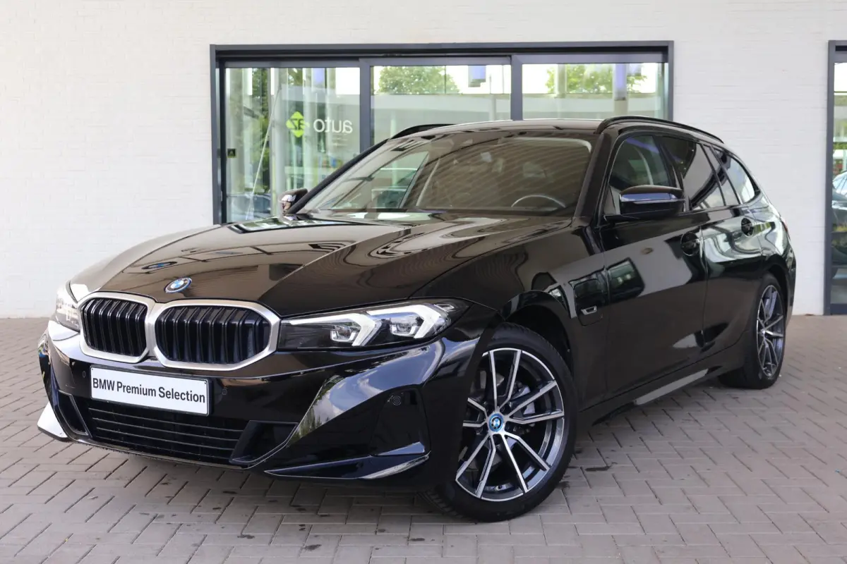 330e | SOH 98% | Elektr. Trekhaak | Camera | Sportstoelen | Stoelverwarming | Parkeersensoren voor en achter