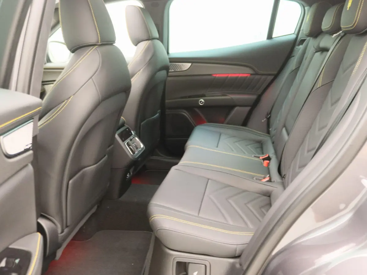AWD Folgore 105kWh | Sonus faber audio | 360 Camera | Panorama dak | voorraad model |
