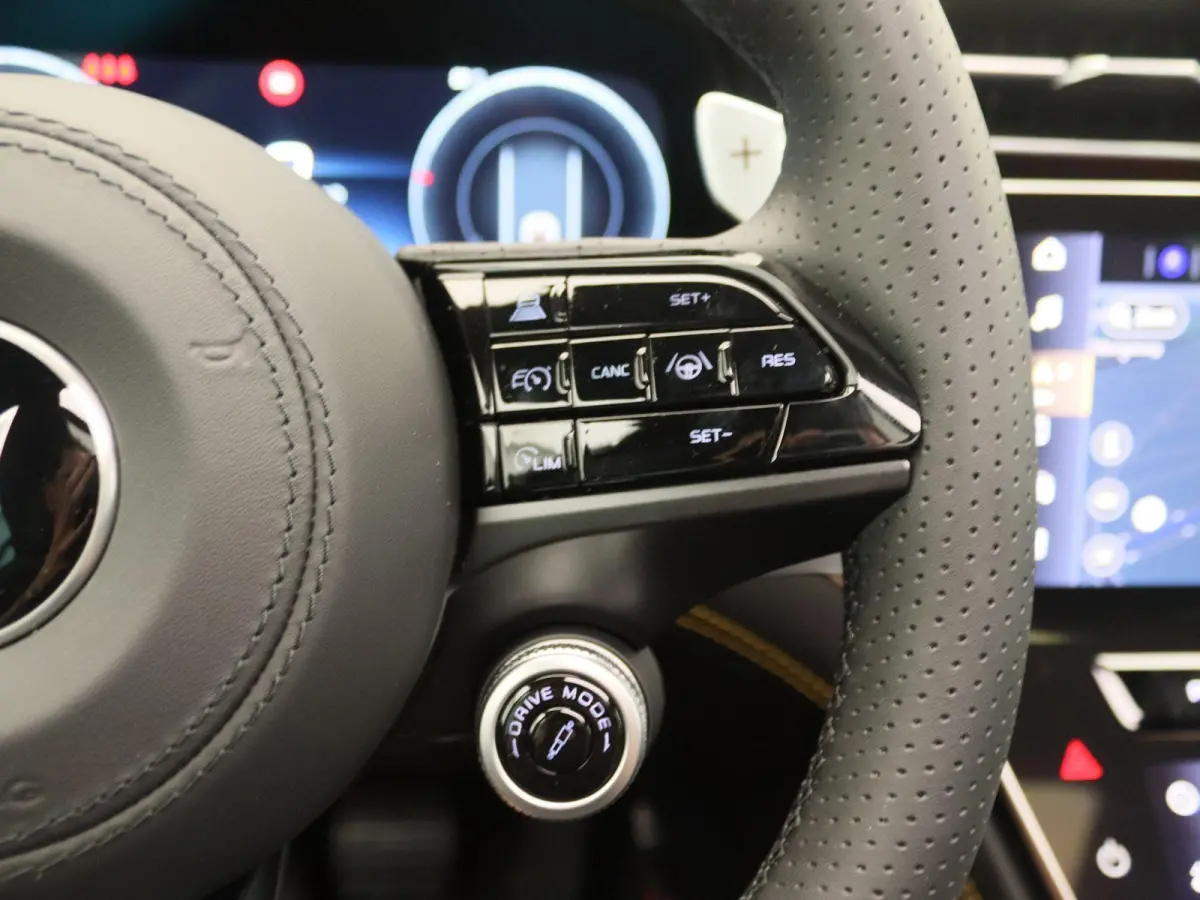AWD Folgore 105kWh | Sonus faber audio | 360 Camera | Panorama dak | voorraad model |