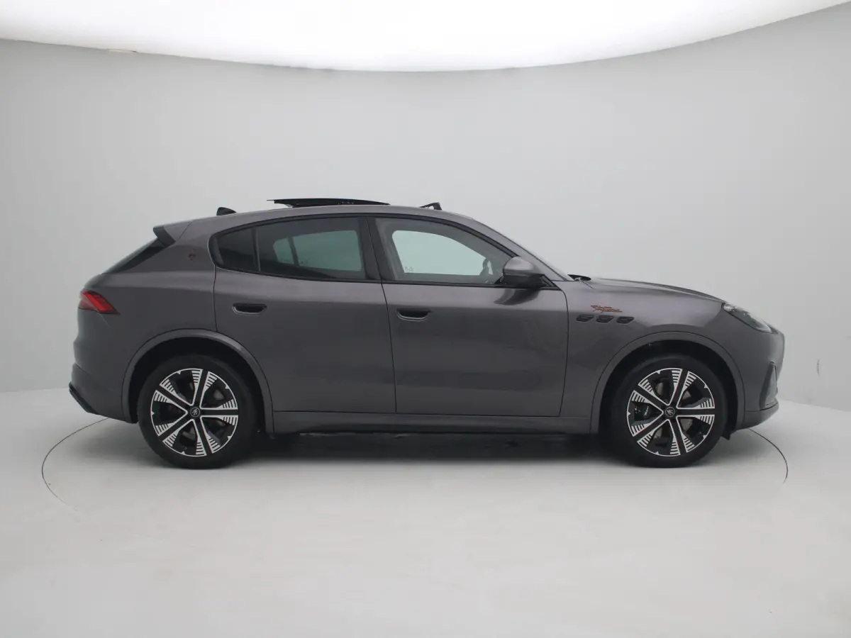 AWD Folgore 105kWh | Sonus faber audio | 360 Camera | Panorama dak | voorraad model |