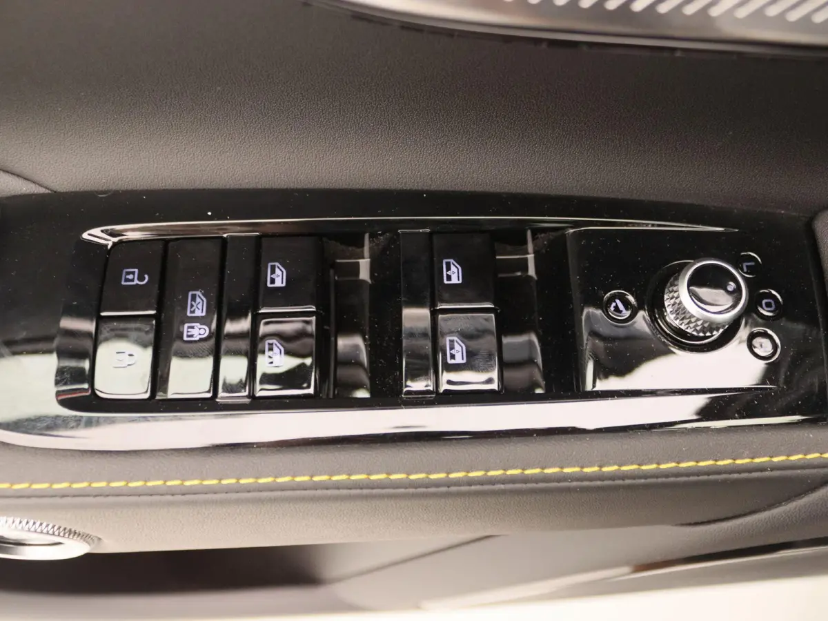 AWD Folgore 105kWh | Sonus faber audio | 360 Camera | Panorama dak | voorraad model |