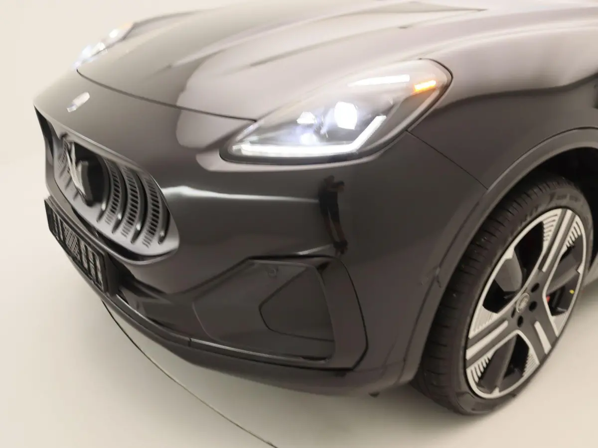AWD Folgore 105kWh | Sonus faber audio | 3D Carbon Trim | Panorama dak | Voorraad model |