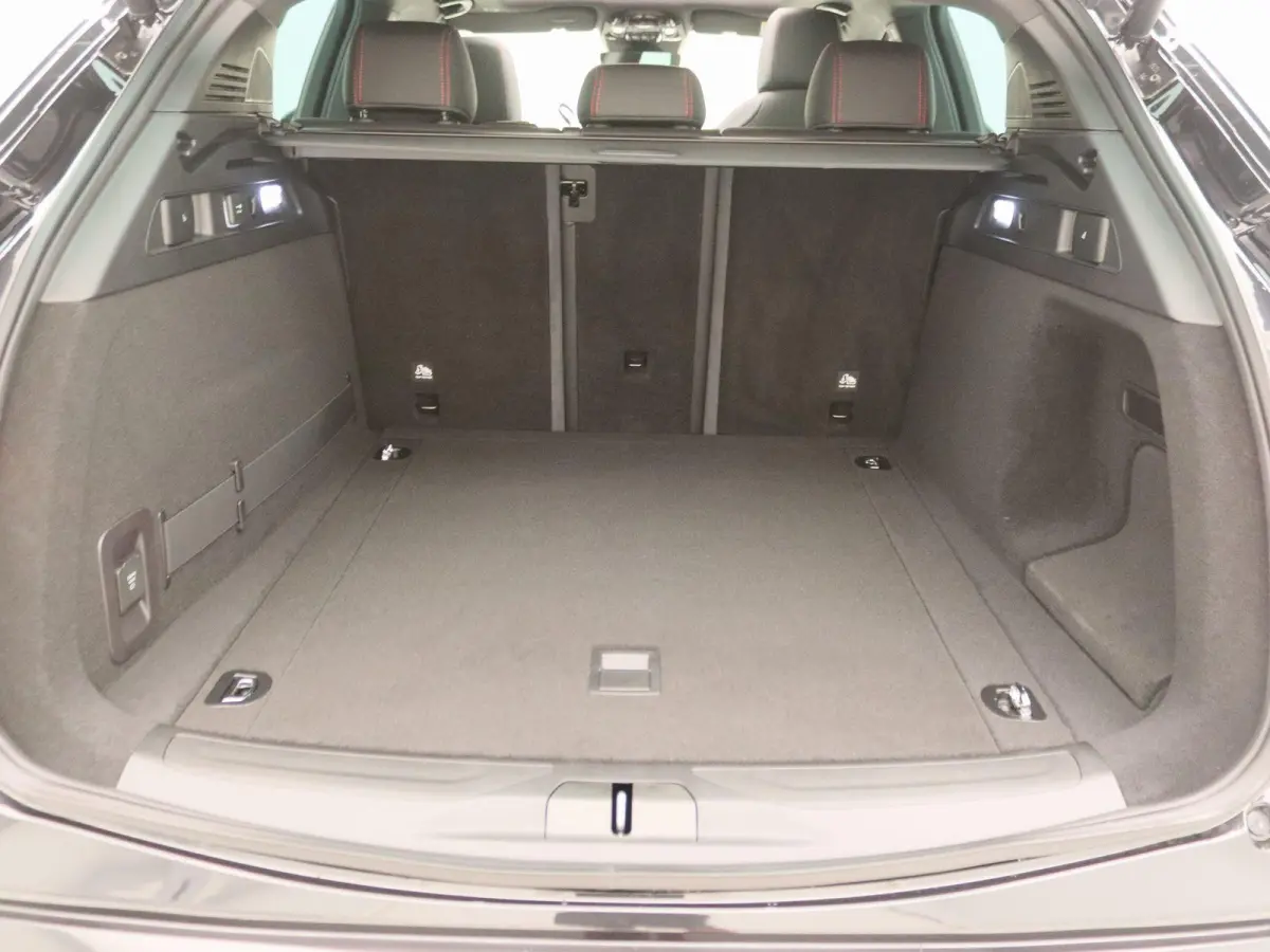AWD Folgore 105kWh | Sonus faber audio | 3D Carbon Trim | Panorama dak | Voorraad model |