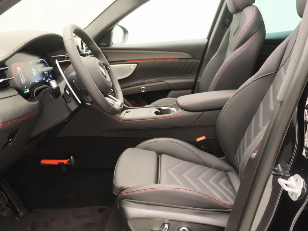 AWD Folgore 105kWh | Sonus faber audio | 3D Carbon Trim | Panorama dak | Voorraad model |
