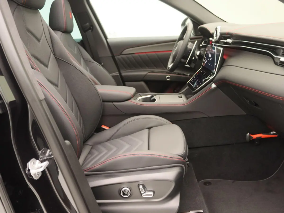 AWD Folgore 105kWh | Sonus faber audio | 3D Carbon Trim | Panorama dak | Voorraad model |