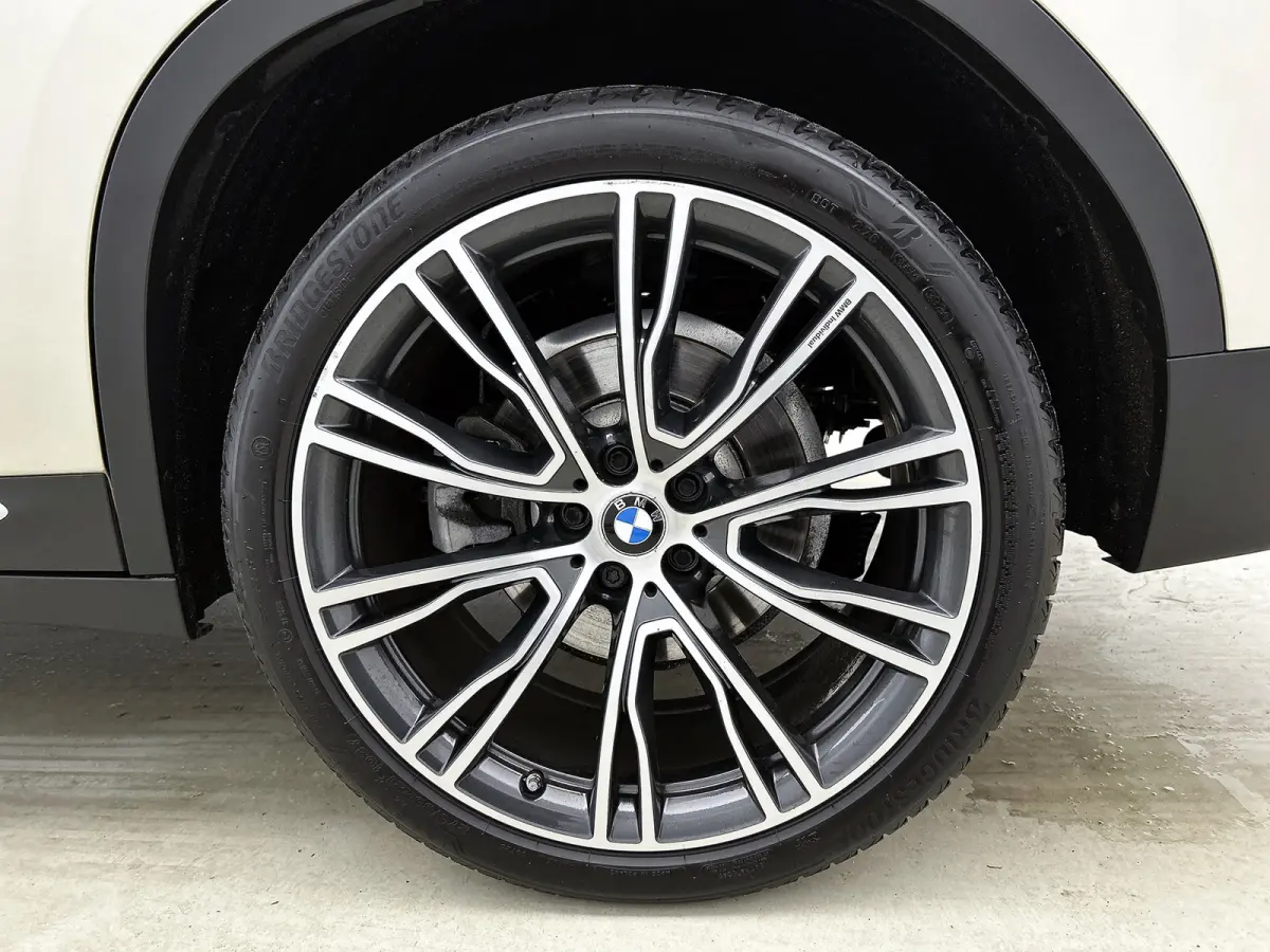 XDrive20i High Executive (Dealer Onderh, Navi, Head-up, Parkeersensoren V+A,, StoelV, Climate Control, Cruise Control, Etc)