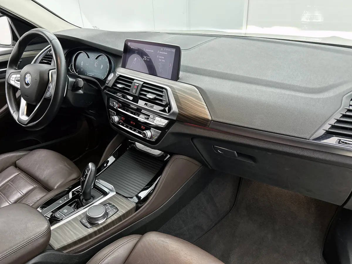 XDrive20i High Executive (Dealer Onderh, Navi, Head-up, Parkeersensoren V+A,, StoelV, Climate Control, Cruise Control, Etc)