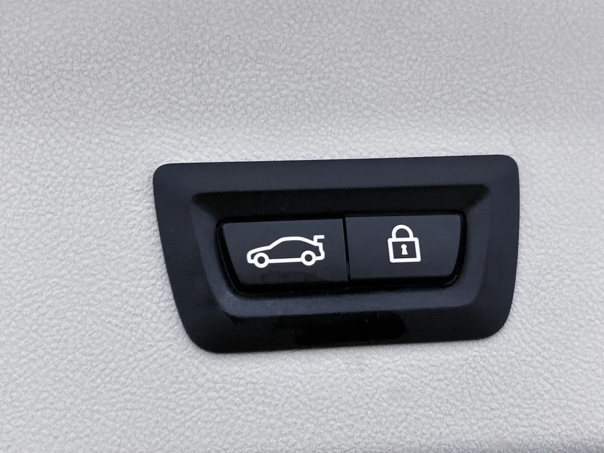 XDrive20i High Executive (Dealer Onderh, Navi, Head-up, Parkeersensoren V+A,, StoelV, Climate Control, Cruise Control, Etc)