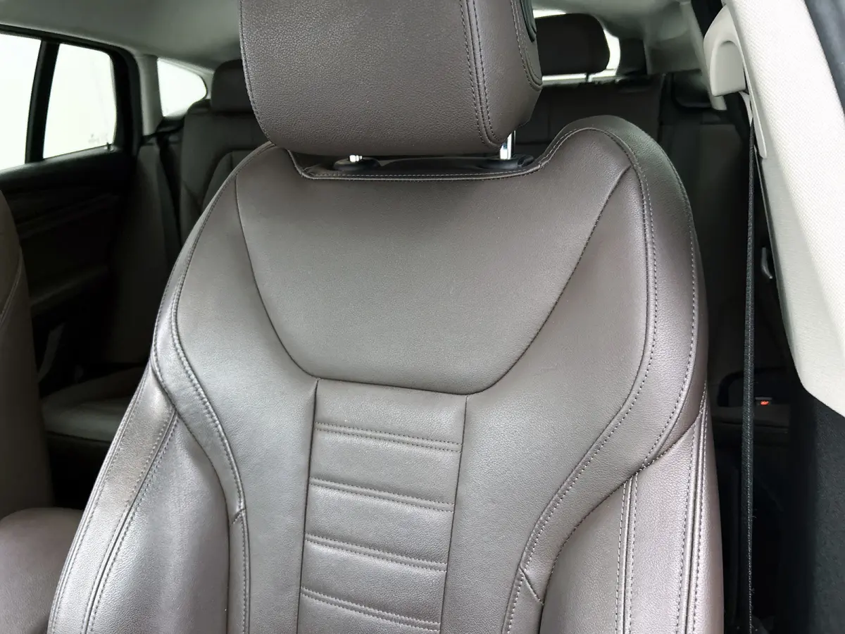 XDrive20i High Executive (Dealer Onderh, Navi, Head-up, Parkeersensoren V+A,, StoelV, Climate Control, Cruise Control, Etc)