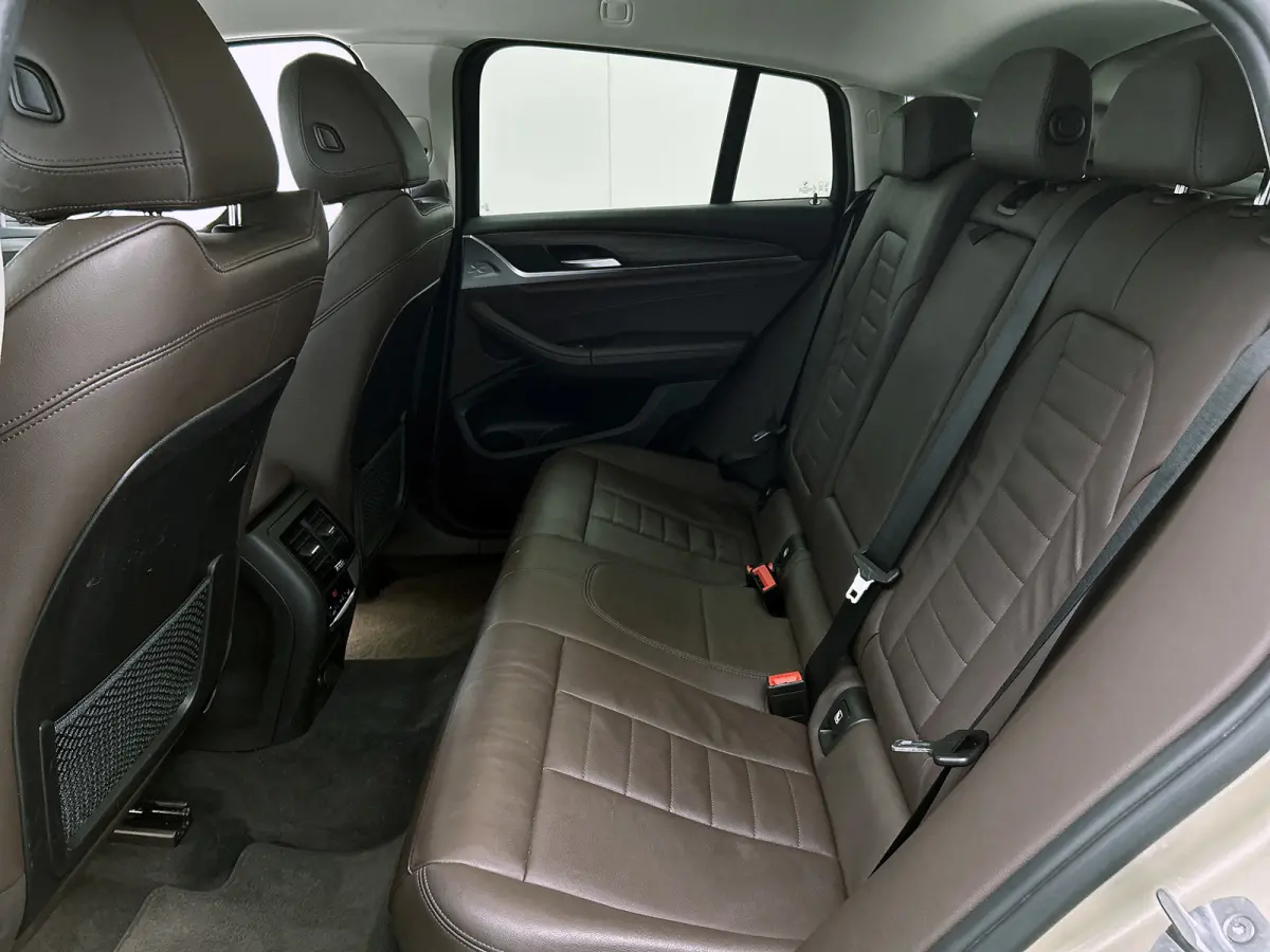 XDrive20i High Executive (Dealer Onderh, Navi, Head-up, Parkeersensoren V+A,, StoelV, Climate Control, Cruise Control, Etc)