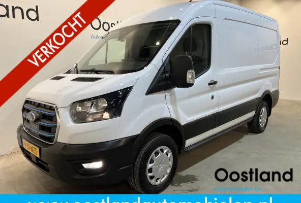 390 (3500 kg) L2H2 Trend 68 kWh / 100% Elektrisch !! / Airco / Cruise Control / CarPlay / Camera / Navigatie / 3-Zits / 13.850 KM !!