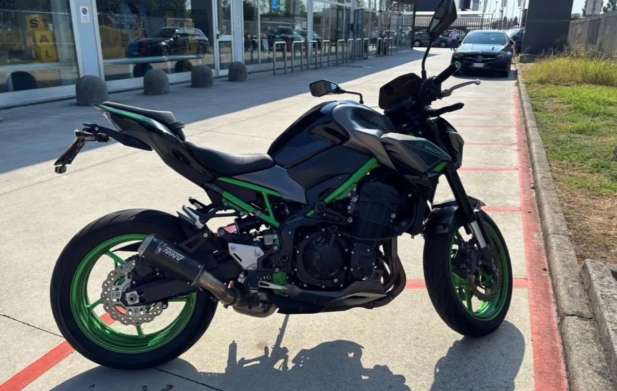 Kawasaki Z 900 Abs Z900 2024 Benzine Handgeschakeld leasen