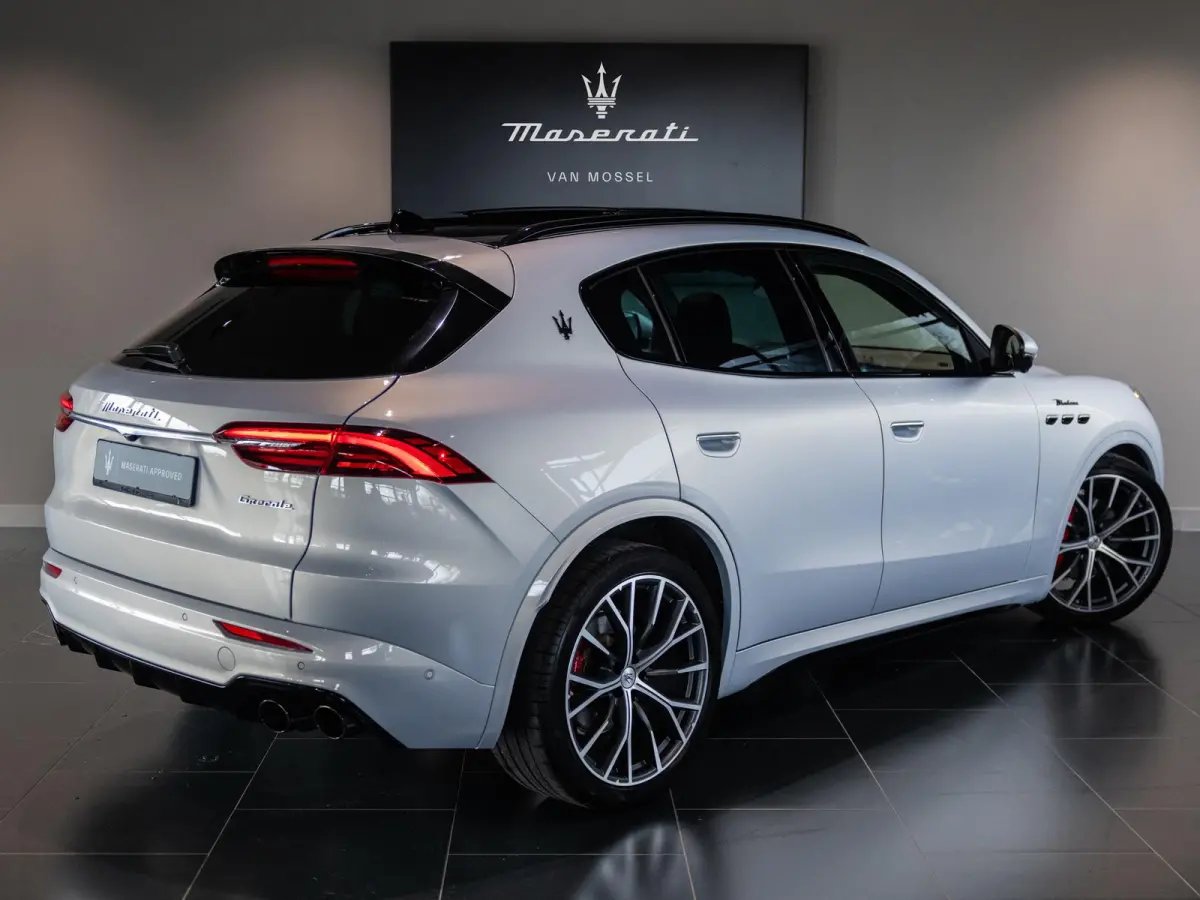 2.0 MHEV Modena 330pk | 2 jaar garantie | Climate Pack | Tech Pack | Dubbel glas | Luchtvering | Matrix LED | 21"