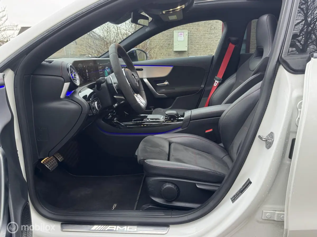 AMG 35 4MATIC Premium Plus