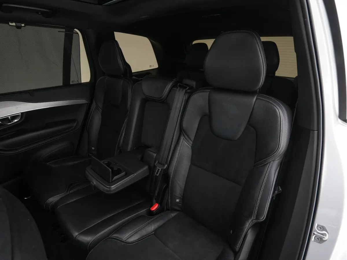 2.0 B5 AWD Inscription R-Design Intro Edition [7-Pers.] Aut. *PANO | LEATHER-ALCANTARA | FULL-LED | MEMORY-PACK | BOWERS&WILKINS | BLINDSPOT | KEYLESS | DIGI-COCKPIT | NAVI-FULLMAP | PRIVACY