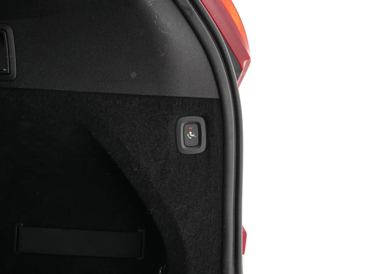 2.0 B5 AWD Inscription R-Design Intro Edition [7-Pers.] Aut. *PANO | LEATHER-ALCANTARA | FULL-LED | MEMORY-PACK | BOWERS&WILKINS | BLINDSPOT | KEYLESS | DIGI-COCKPIT | NAVI-FULLMAP | PRIVACY