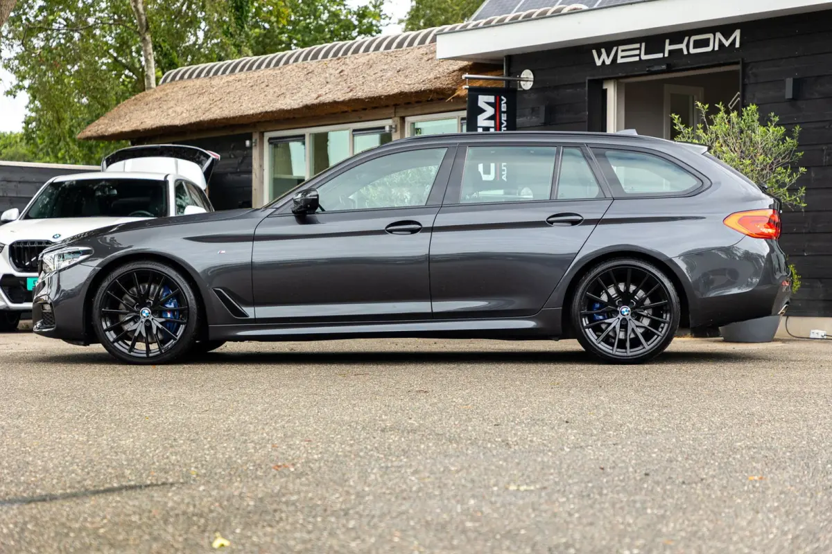 540i xDrive M-Sport I Bowers & Wilkins I Panoramadak I Stoelkoeling & verwarming I 20" Breedset nieuw