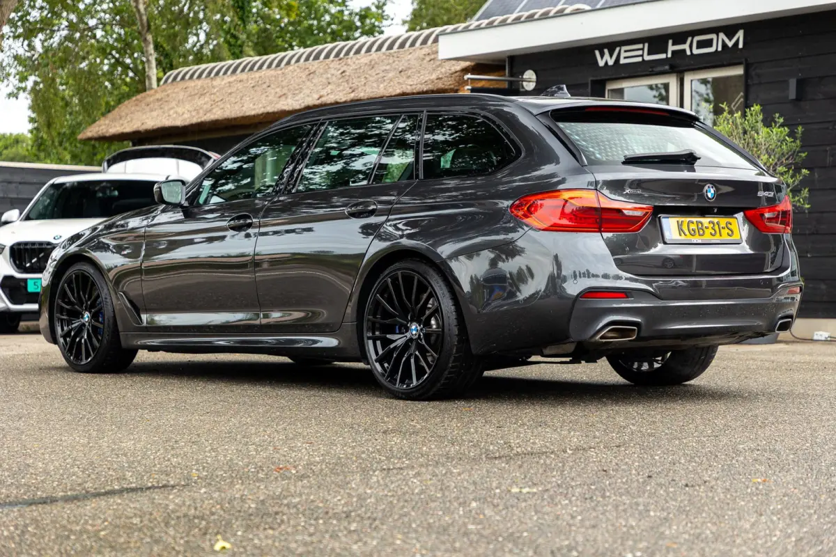 540i xDrive M-Sport I Bowers & Wilkins I Panoramadak I Stoelkoeling & verwarming I 20" Breedset nieuw