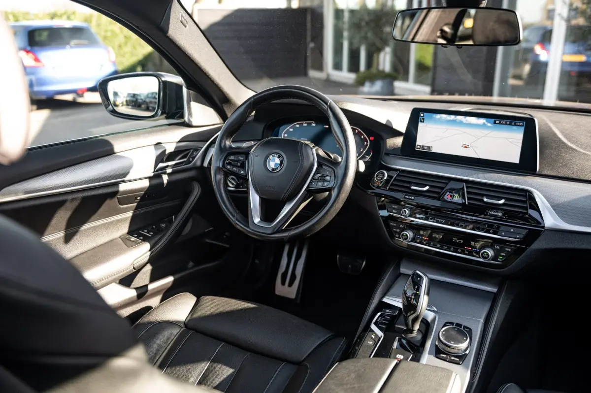 540i xDrive M-Sport I Bowers & Wilkins I Panoramadak I Stoelkoeling & verwarming I 20" Breedset nieuw
