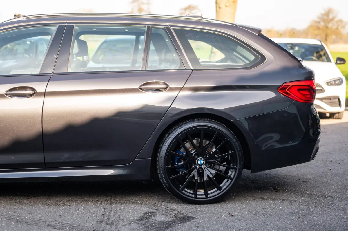 540i xDrive M-Sport I Bowers & Wilkins I Panoramadak I Stoelkoeling & verwarming I 20" Breedset nieuw
