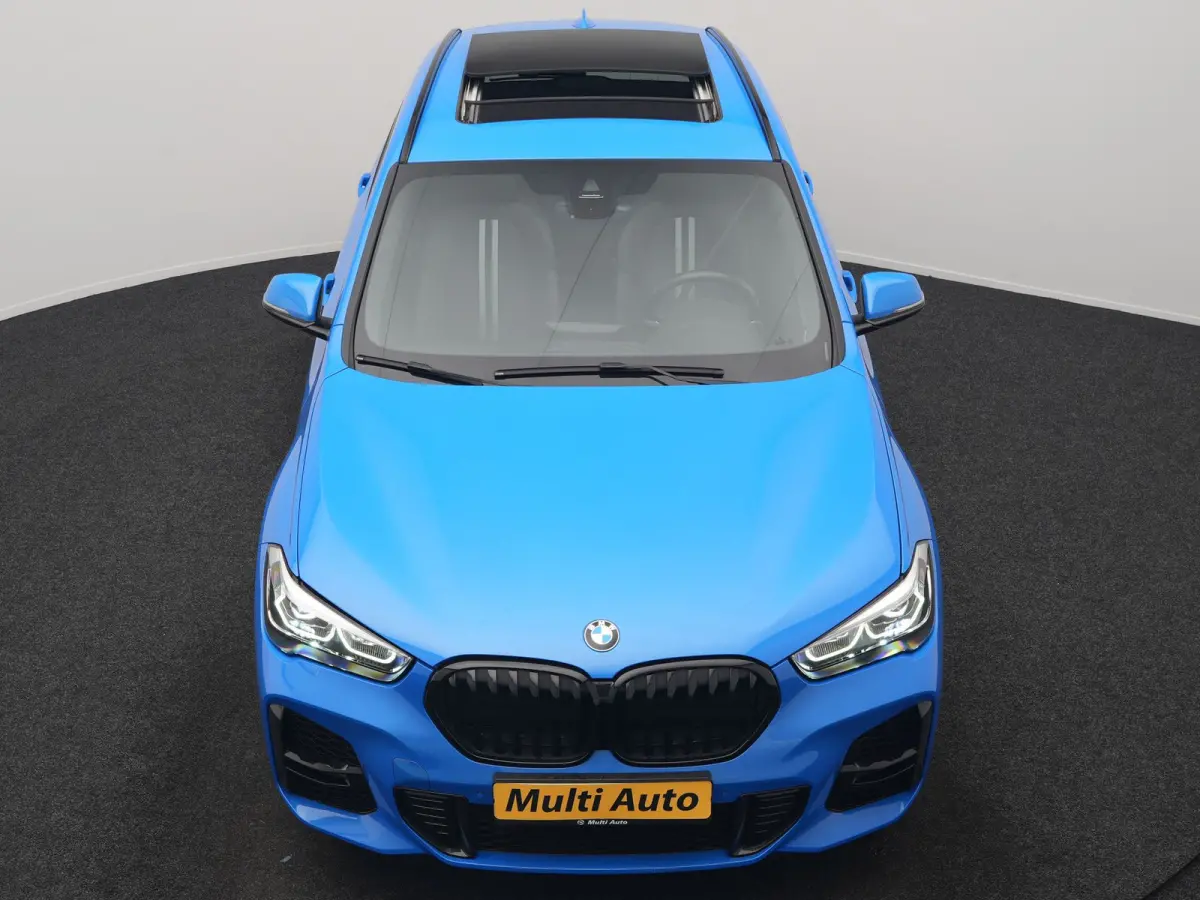 xDrive25e M Sport PHEV 221pk Dealer O.H | Trekhaak Afn. | Panodak | Camera | Sportstoelen & Sportstuur Verwarmd | Hifi Audio | Cruise Control | Sfeerverlichting | Navigatie | DAB | 19"L.M | 