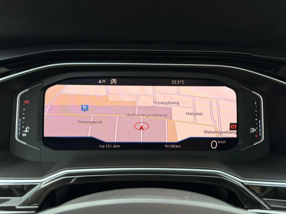 1.0 TSI Highline Virtual 17'' LED ACC Camera CarPlay Navi Stoelverwarming