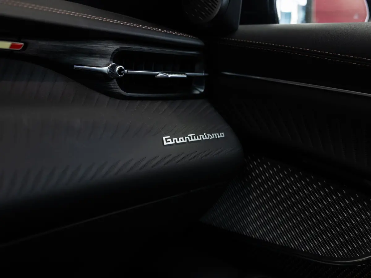 AWD Folgore 92.5 kWh 761pk | 2 jaar garantie | 20-21" velgen | Sonus Faber Premium Audio | Stoelventilatie | Cruise control adaptief