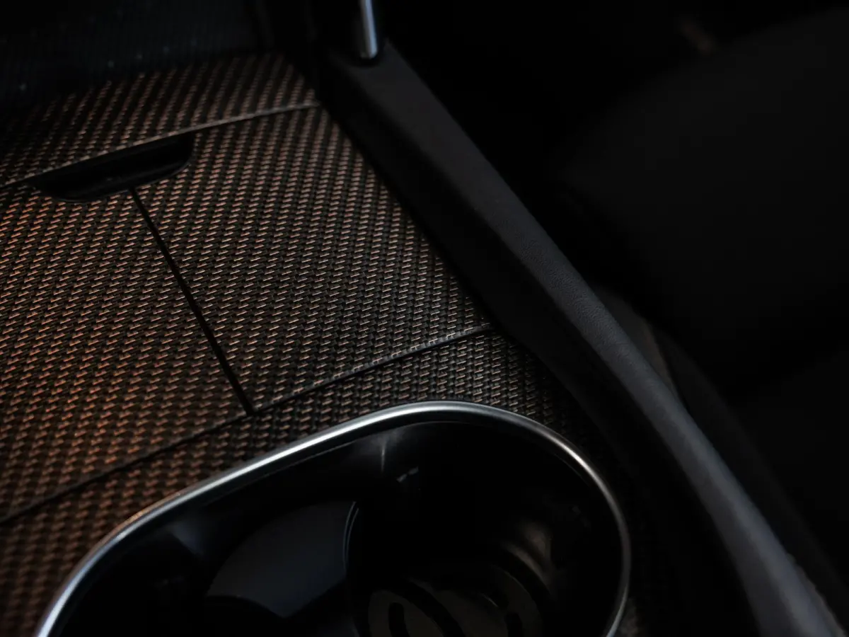 AWD Folgore 92.5 kWh 761pk | 2 jaar garantie | 20-21" velgen | Sonus Faber Premium Audio | Stoelventilatie | Cruise control adaptief