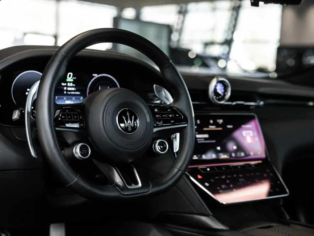 AWD Folgore 92.5 kWh 761pk | 2 jaar garantie | 20-21" velgen | Sonus Faber Premium Audio | Stoelventilatie | Cruise control adaptief