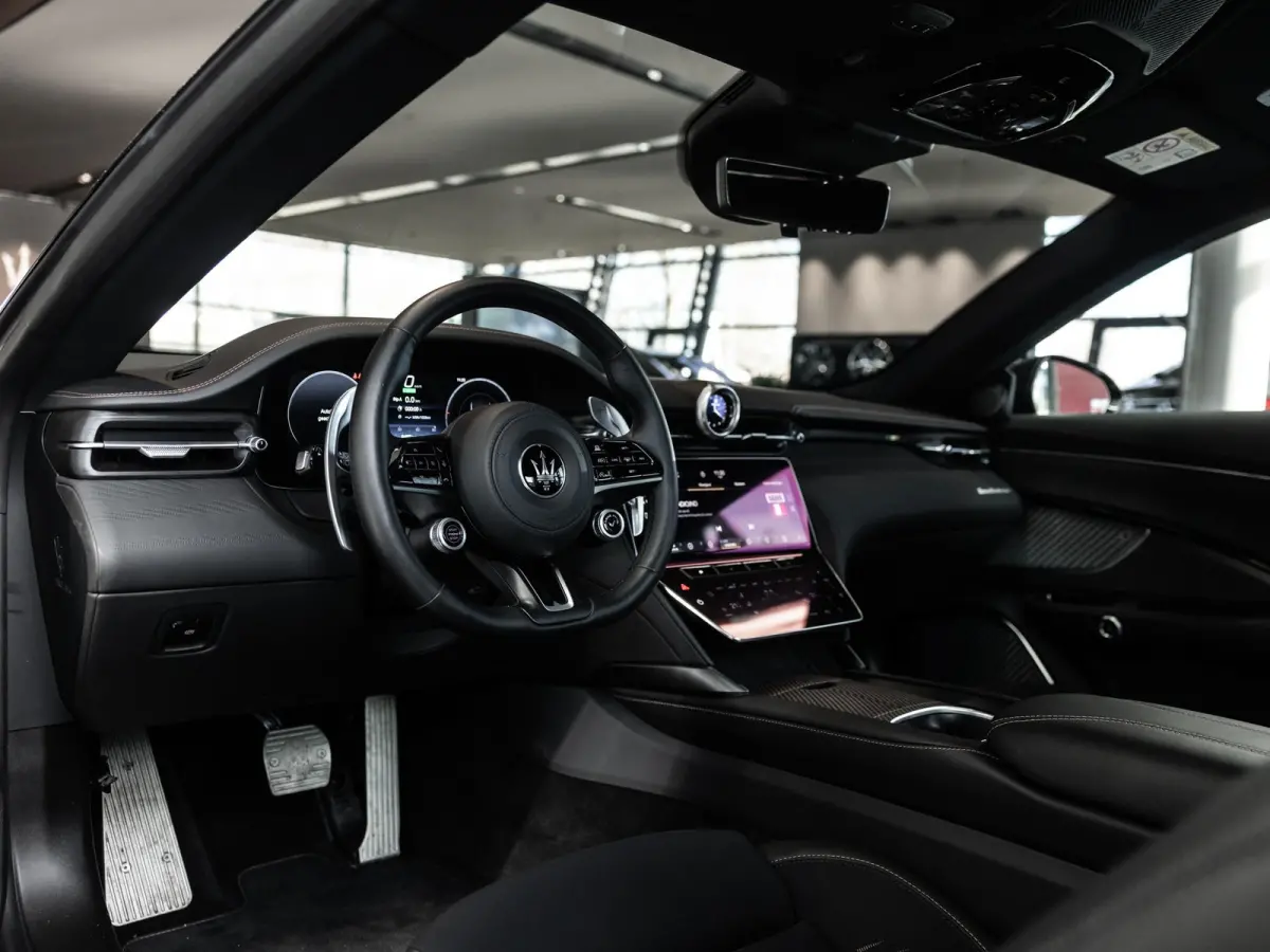 AWD Folgore 92.5 kWh 761pk | 2 jaar garantie | 20-21" velgen | Sonus Faber Premium Audio | Stoelventilatie | Cruise control adaptief