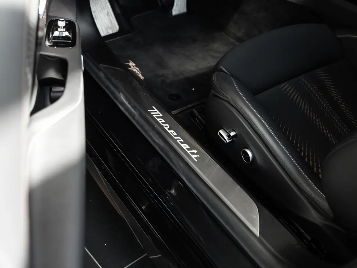 AWD Folgore 92.5 kWh 761pk | 2 jaar garantie | 20-21" velgen | Sonus Faber Premium Audio | Stoelventilatie | Cruise control adaptief