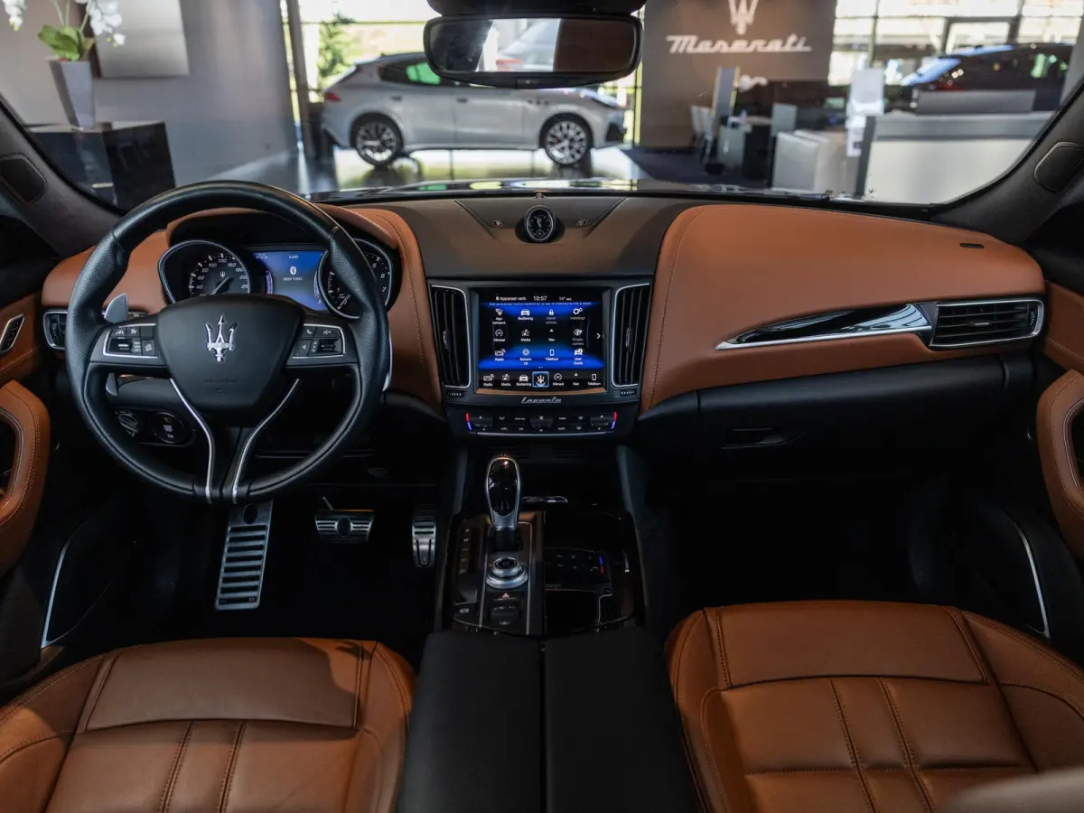 3.0 V6 AWD GranSport 350 pk | 1 jaar garantie |  Uitgebreid leder | Sportstoelen | Dubbel Privacy Glas | Premium Audio | 20" velgen | Driver Assistance Pack